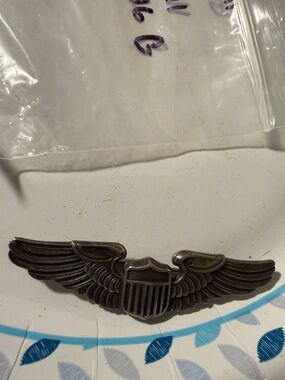 WWII US Air Force Pilot Wings Badge Pin